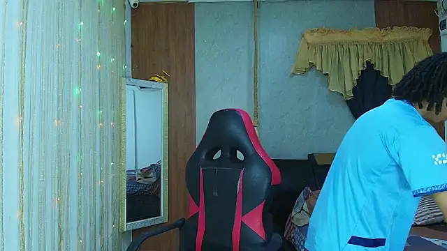 Snapshot of kim_curlyy chatting on 13, 3, 2026 kim curlyy online show from 13, 3, 2026