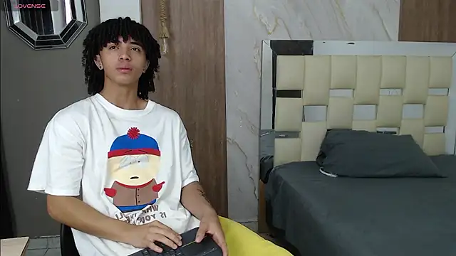 Snapshot of kim_curlyy chatting on 15, 3, 2026 kim curlyy online show from 15, 3, 2026