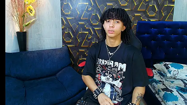 kim curlyy online show from 18, 4, 2026