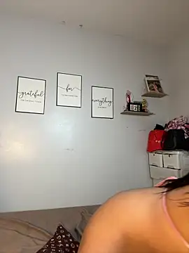 Snapshot of Diannellove chatting on 18, 2, 2026 Diannellove online show from 18, 2, 2026