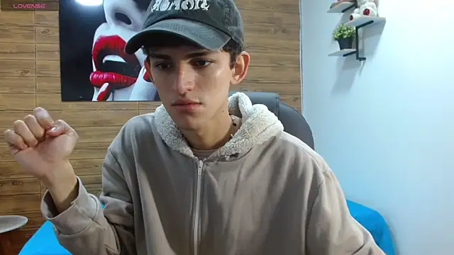 Snapshot of Michaelkoiv chatting on 4, 12, 2025 Michaelkoiv online show from 4, 12, 2025