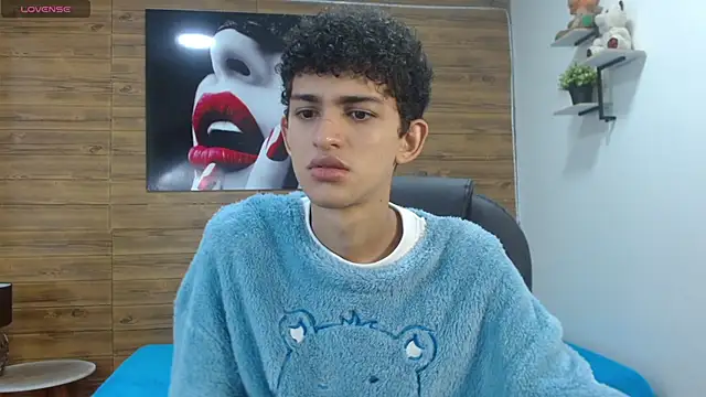 Snapshot of Michaelkoiv chatting on 15, 12, 2025 Michaelkoiv online show from 15, 12, 2025