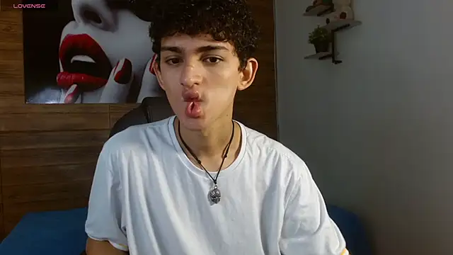 Snapshot of Michaelkoiv chatting on 16, 12, 2025 Michaelkoiv online show from 16, 12, 2025