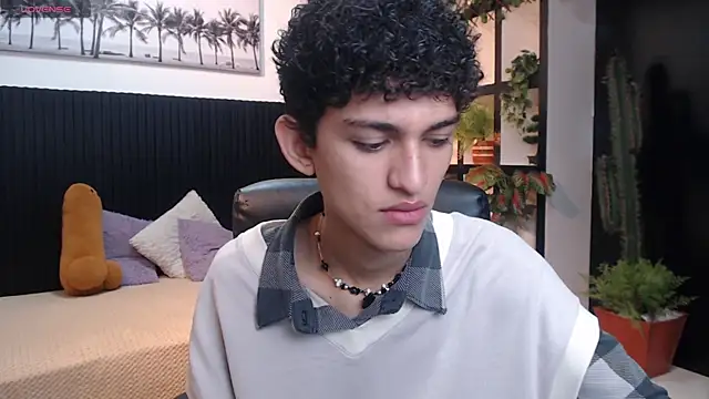 Snapshot of Michaelkoiv chatting on 17, 12, 2025 Michaelkoiv online show from 17, 12, 2025