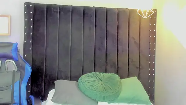 Snapshot of Bryan_robayo5 chatting on 22, 12, 2025 Bryan robayo5 online show from 22, 12, 2025