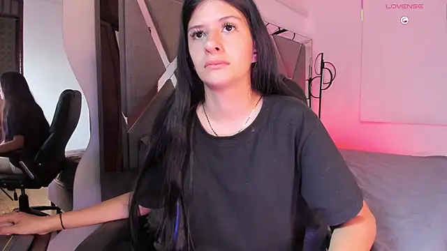 Snapshot of ZafiraNavarro chatting on 21, 12, 2025 ZafiraNavarro online show from 21, 12, 2025