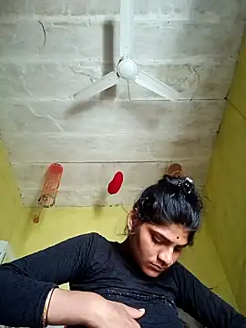 Snapshot of Janki_cute chatting on 13, 4, 2026 Janki cute online show from 13, 4, 2026