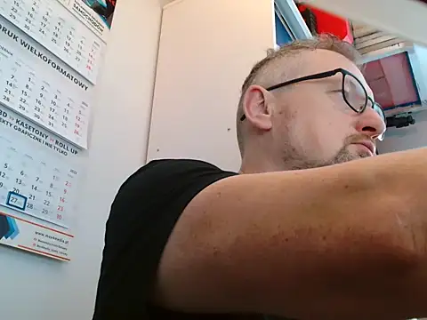 Snapshot of your_tipie chatting on 27, 11, 2025 your tipie online show from 27, 11, 2025