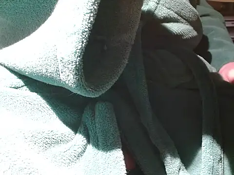 Snapshot of your_tipie chatting on 4, 12, 2025 your tipie online show from 4, 12, 2025