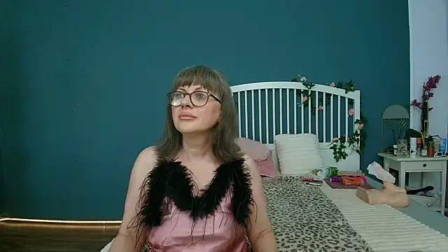 Cougar Milff online show from 2, 7, 2026