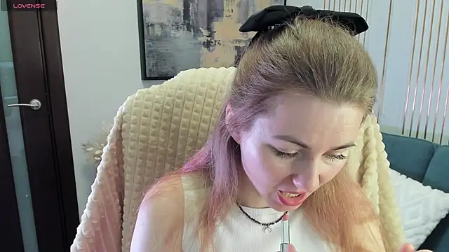 Snapshot of SofiAngela chatting on 4, 12, 2025 SofiAngela online show from 4, 12, 2025