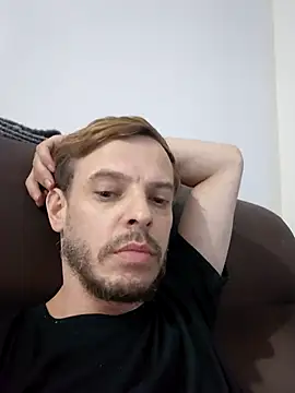 Snapshot of LoiroSafadinho chatting on 8, 4, 2026 LoiroSafadinho online show from 8, 4, 2026