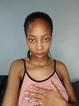 Snapshot of MsParisSmith chatting on 28, 11, 2025 MsParisSmith online show from 28, 11, 2025