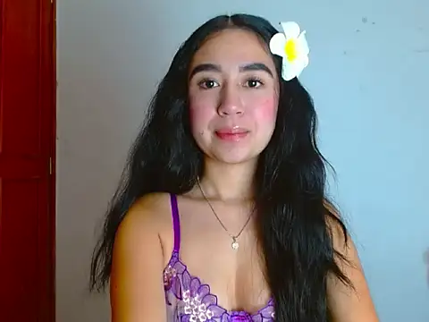 Snapshot of SiennaLorens chatting on 4, 3, 2026 SiennaLorens online show from 4, 3, 2026