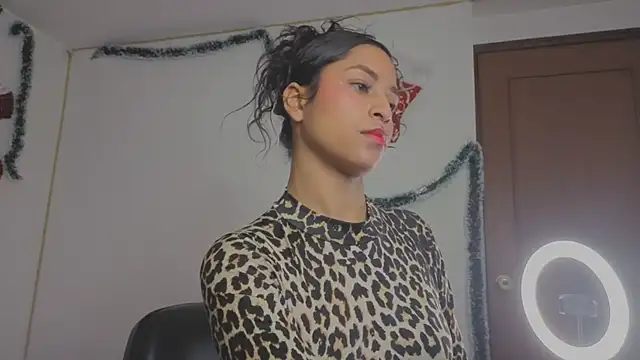 Snapshot of MarillynMorgan chatting on 4, 12, 2025 MarillynMorgan online show from 4, 12, 2025