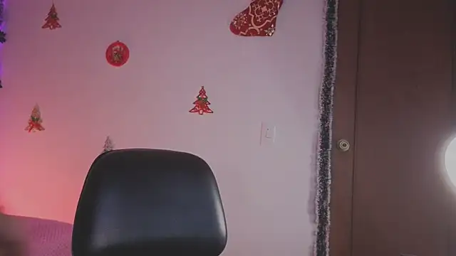 Snapshot of MarillynMorgan chatting on 5, 12, 2025 MarillynMorgan online show from 5, 12, 2025