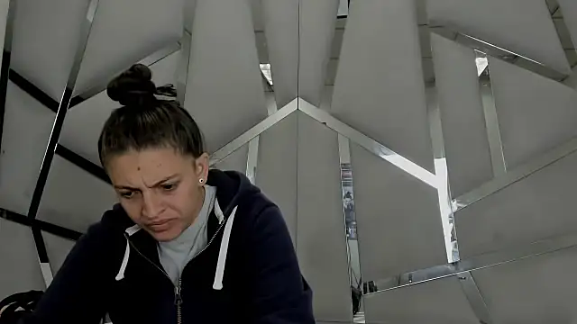 Alyssa Noah online show from 30, 4, 2026