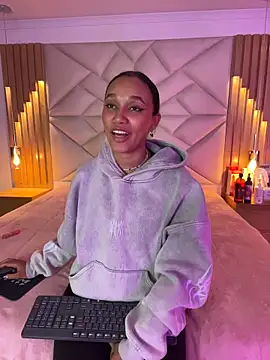 coraline vera online show from 28, 4, 2026
