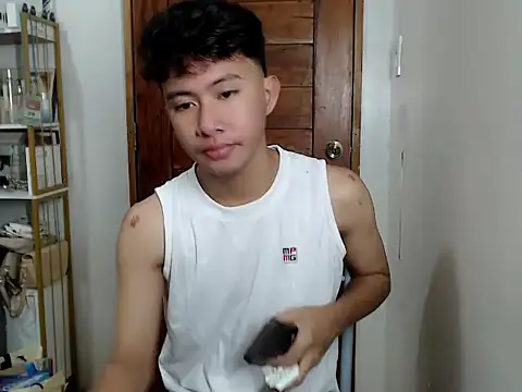 Snapshot of asiantwink0000 chatting on 15, 12, 2025 asiantwink0000 online show from 15, 12, 2025