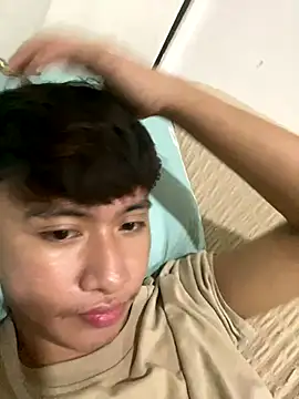 Snapshot of asiantwink0000 chatting on 17, 12, 2025 asiantwink0000 online show from 17, 12, 2025