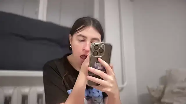 Snapshot of Aphr0ditee chatting on 3, 3, 2026 Aphr0ditee online show from 3, 3, 2026