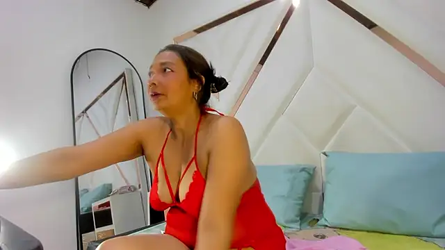 Valeria gil  online show from 6, 8, 2026