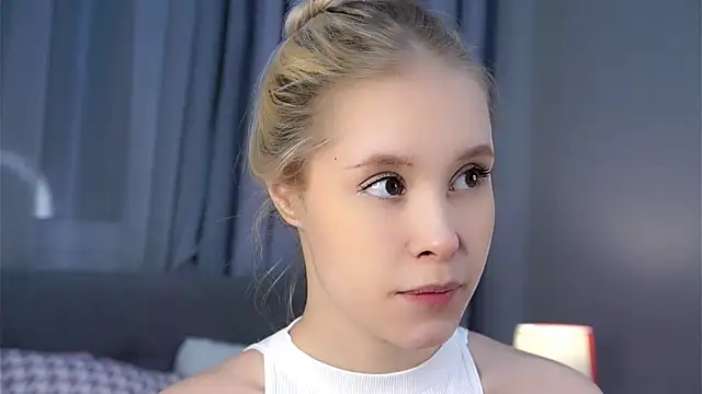 Snapshot of AunclreaVache chatting on 6, 1, 2026 AunclreaVache online show from 6, 1, 2026