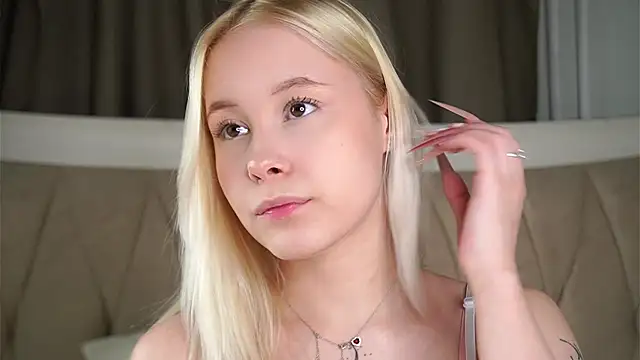 Snapshot of AunclreaVache chatting on 11, 2, 2026 AunclreaVache online show from 11, 2, 2026