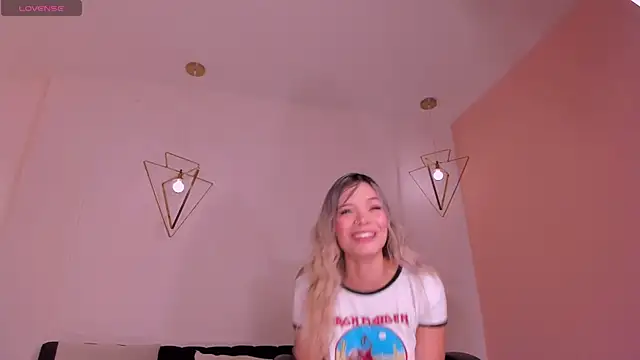 LisaFlowers  online show from 12, 6, 2026