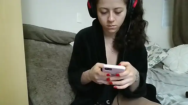 GabriellaManhas online show from 3, 7, 2026