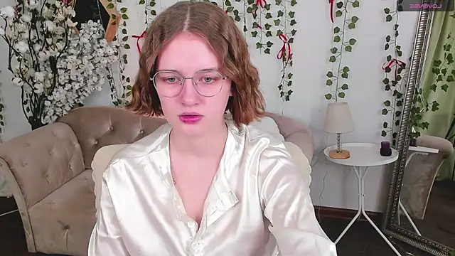 Mia Mooore online show from 19, 3, 2026