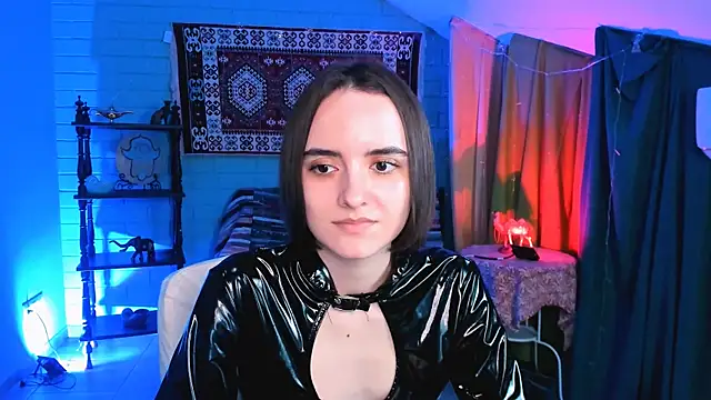 KateWillows online show from 1, 5, 2026