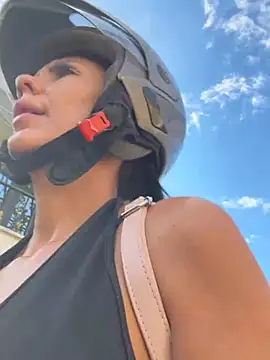 SofhiaTaylor online show from 3, 2, 2026