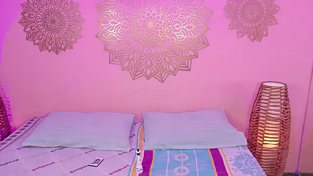 Snapshot of MarianaMontezz chatting on 4, 8, 2026 MarianaMontezz online show from 4, 8, 2026