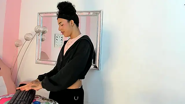 Amaia Monroe online show from 17, 2, 2026