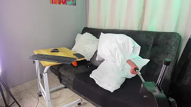 Snapshot of BonnieRitz chatting on 2, 12, 2025 BonnieRitz online show from 2, 12, 2025