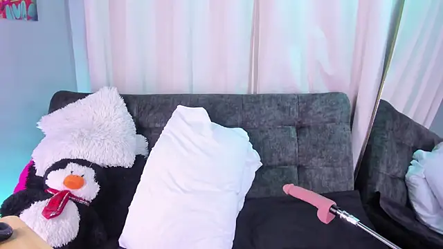 Snapshot of BonnieRitz chatting on 4, 12, 2025 BonnieRitz online show from 4, 12, 2025