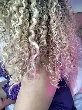 Snapshot of BonnieRitz chatting on 15, 12, 2025 BonnieRitz online show from 15, 12, 2025