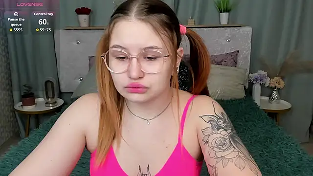 Snapshot of MilanaXHoney chatting on 8, 2, 2026 MilanaXHoney online show from 8, 2, 2026