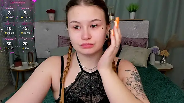 Snapshot of MilanaXHoney chatting on 16, 2, 2026 MilanaXHoney online show from 16, 2, 2026