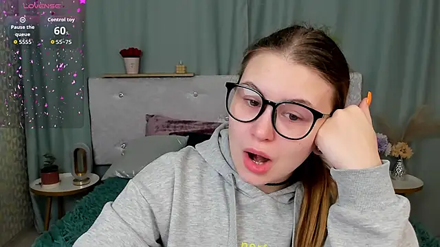 Snapshot of MilanaXHoney chatting on 19, 2, 2026 MilanaXHoney online show from 19, 2, 2026