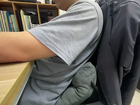 Snapshot of hiiiizzzz chatting on 3, 2, 2026 hiiiizzzz online show from 3, 2, 2026