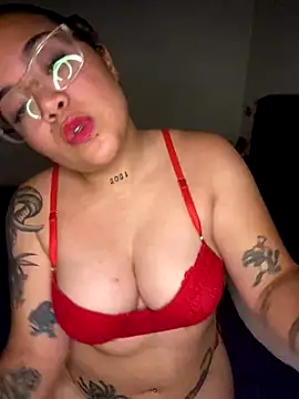 Snapshot of Lindalatina2001 chatting on 14, 12, 2025 Lindalatina2001 online show from 14, 12, 2025