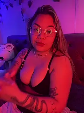 Lindalatina2001 online show from 22, 5, 2026