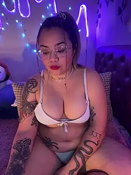Lindalatina2001 online show from 6, 6, 2026