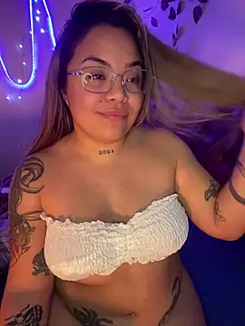 Lindalatina2001 online show from 11, 6, 2026