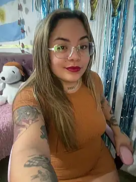 Lindalatina2001 online show from 9, 7, 2026