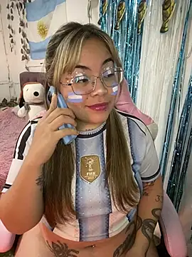 Lindalatina2001 online show from 19, 7, 2026