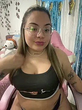 Lindalatina2001 online show from 21, 7, 2026