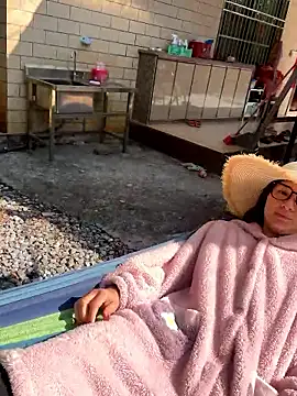 Snapshot of A-ZJunn chatting on 13, 1, 2026 A-ZJunn online show from 13, 1, 2026